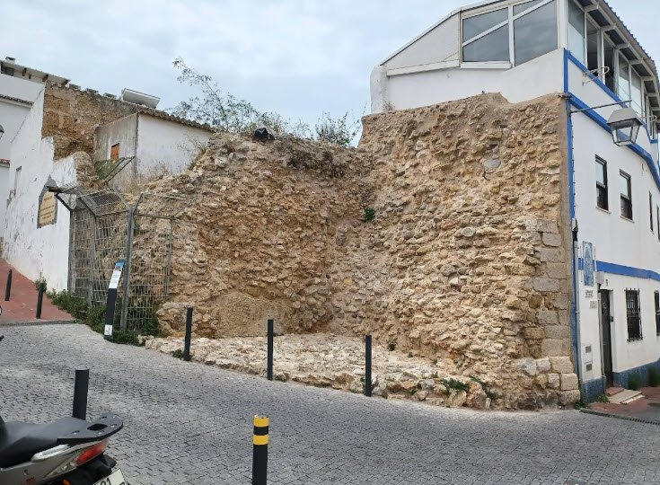Vestígios do Castelo de Albufeira, Portugal
